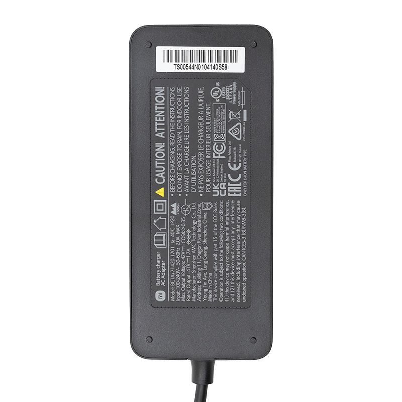 Caricatore 36V Xiaomi Mi4 (uscita 41,7V) connettore DC 8mm [Originale]